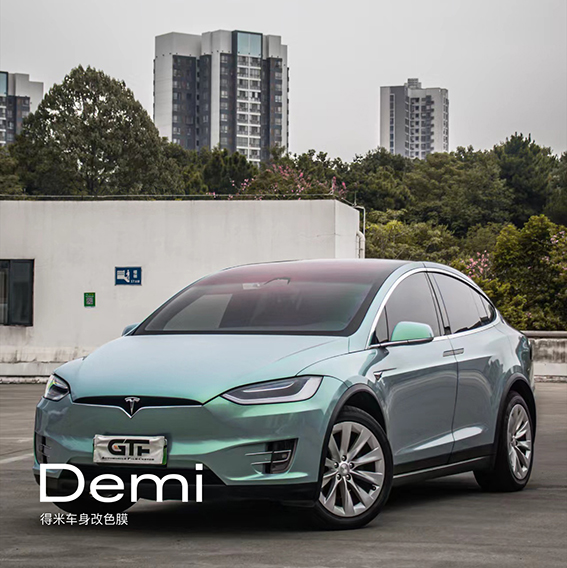 特斯拉ModelX-梦幻松石灰