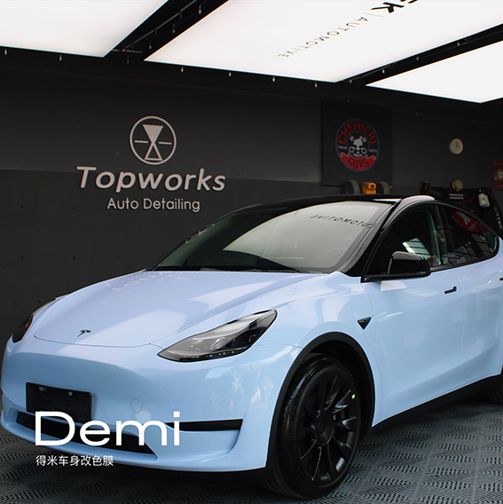 特斯拉ModelY-亮迷雾蓝