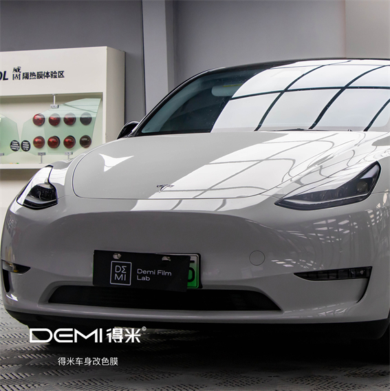 特斯拉ModelY-玛瑙灰