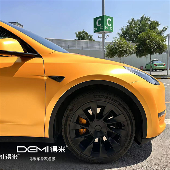 特斯拉ModelY-超亚能量黄